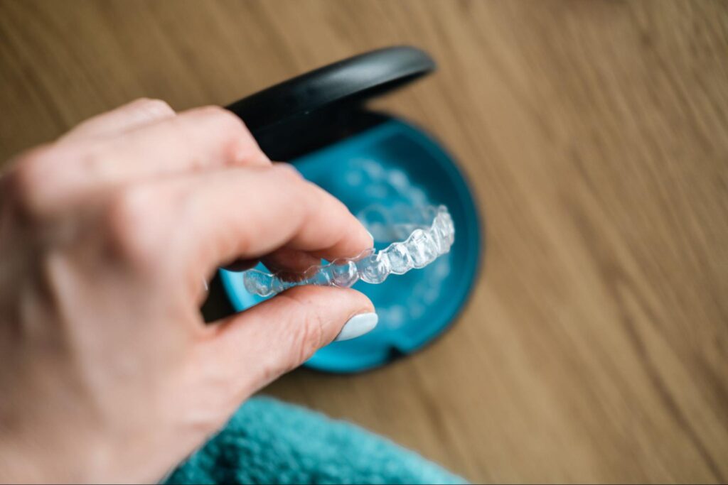 How to Stick to Your Invisalign Schedule When Traveling